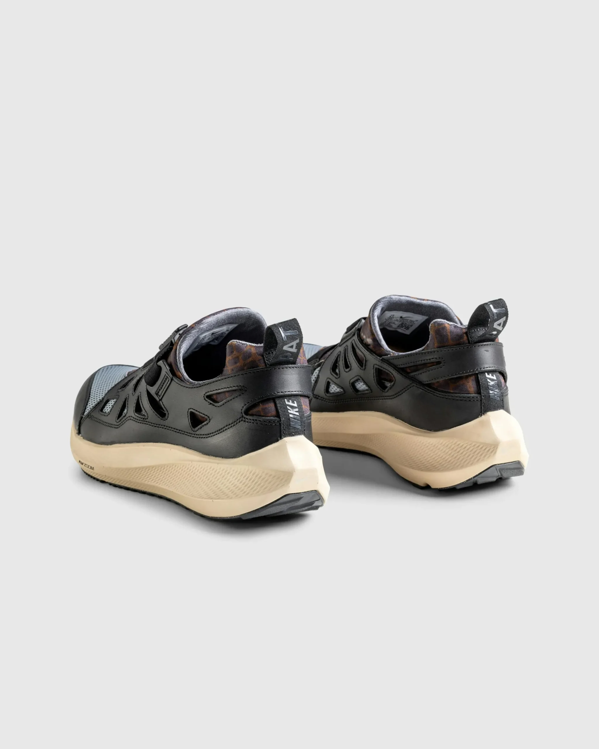 Outlet Nike Air Huarache 20Y24 Black/Cool Grey/Sanddrift black/coolgrey-sanddrift