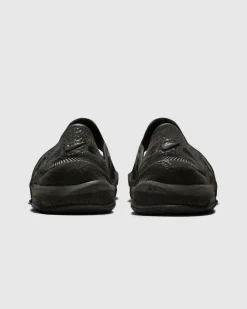 Shop Nike ISPA Universal black/black