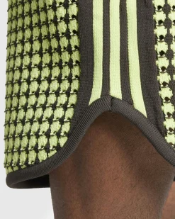 Store adidas Knit Shorts Semi Frozen Yellow/Night Brown semifrozenyellow/nightbrown