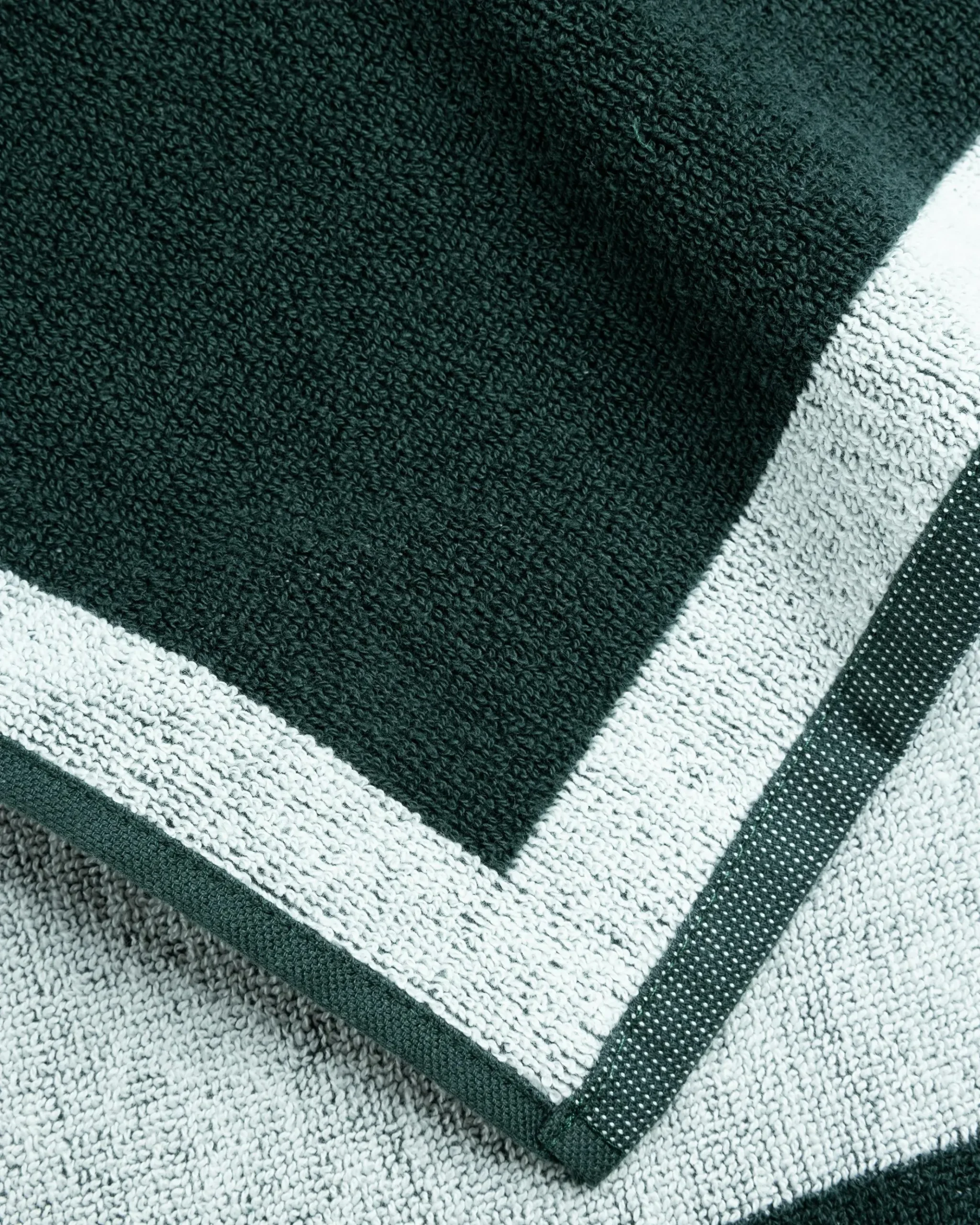 Cheap Lacoste Not In Paris Towel green