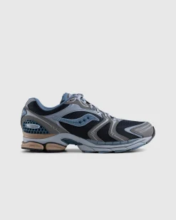 Shop Saucony ProGrid Triumph 4 caviar/morel
