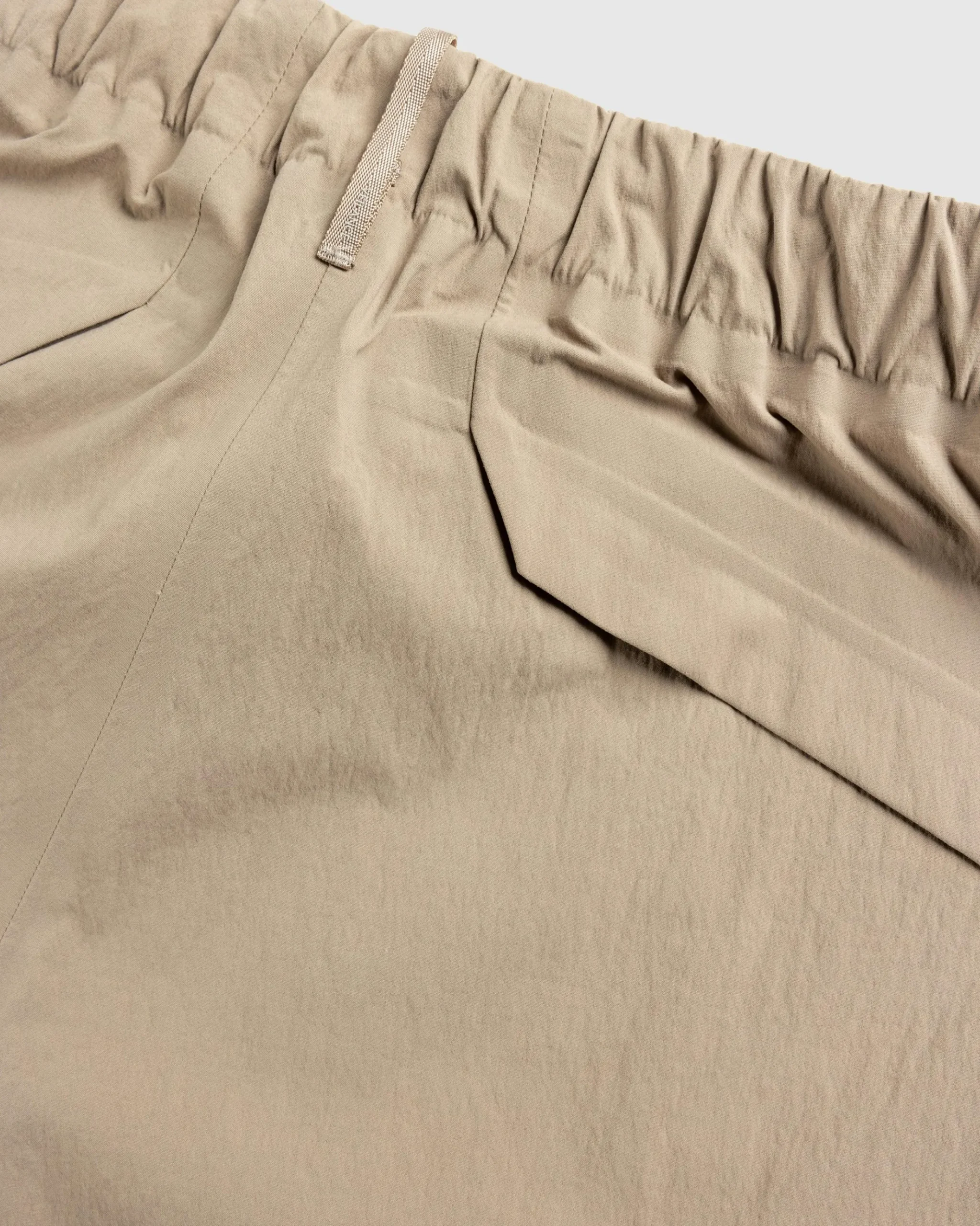 Shop Arc’teryx Veilance Spere LT Short soil