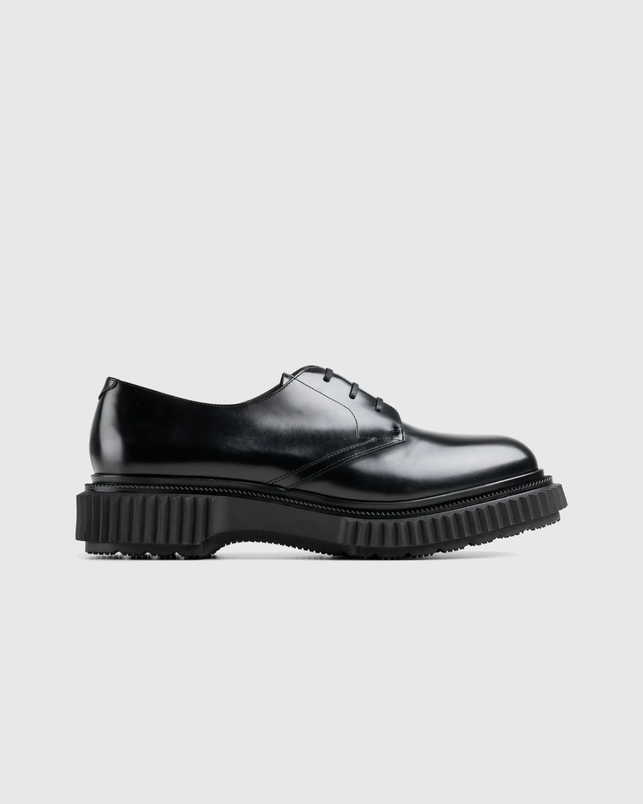 Hot Adieu Type 202 black