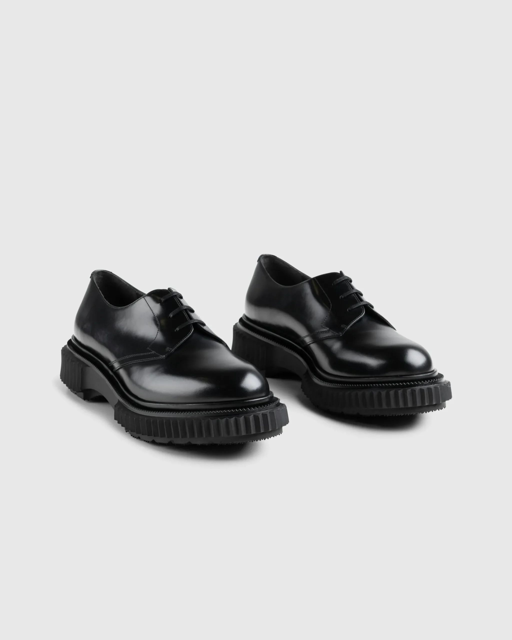 Hot Adieu Type 202 black