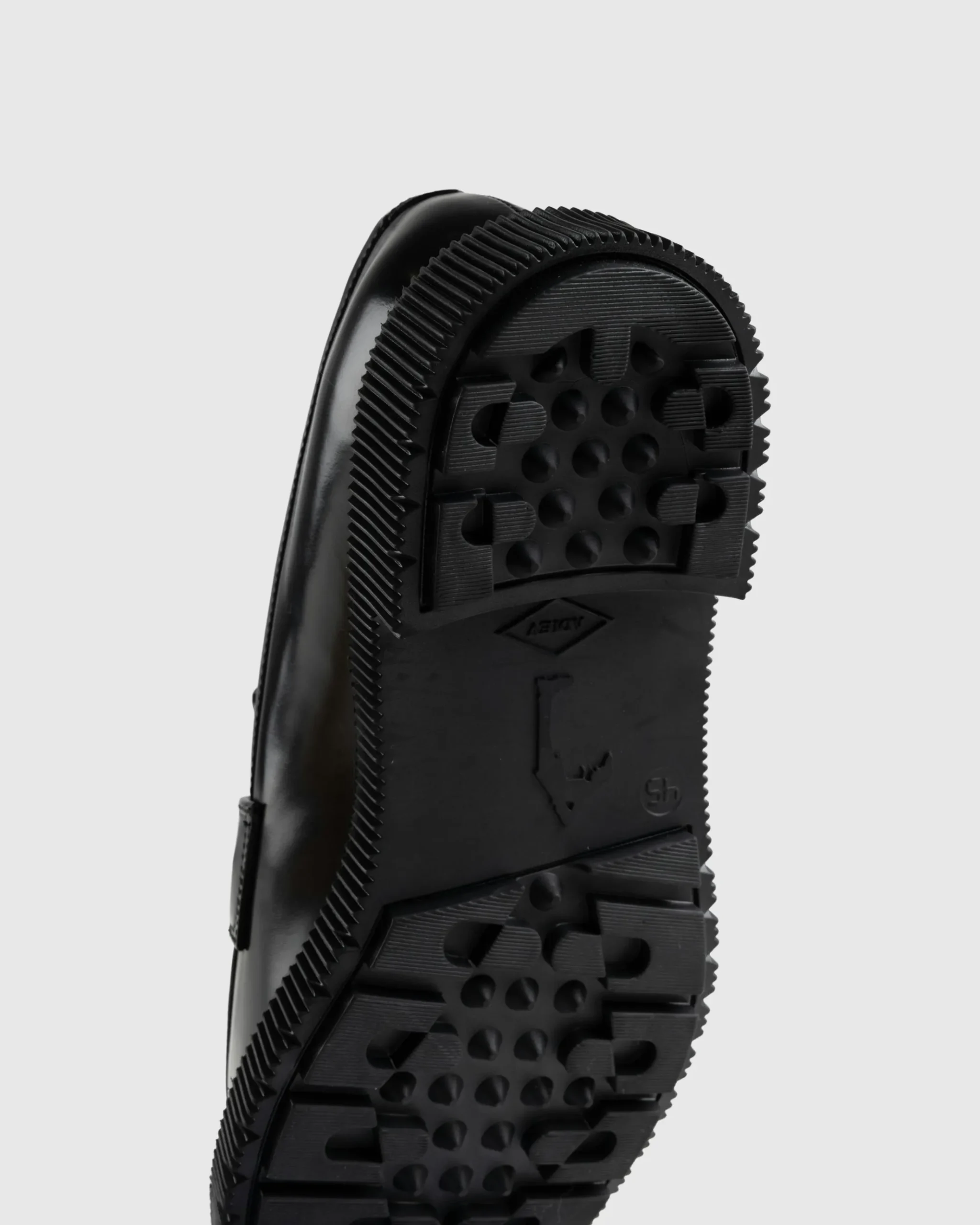 Hot Adieu Type 202 black