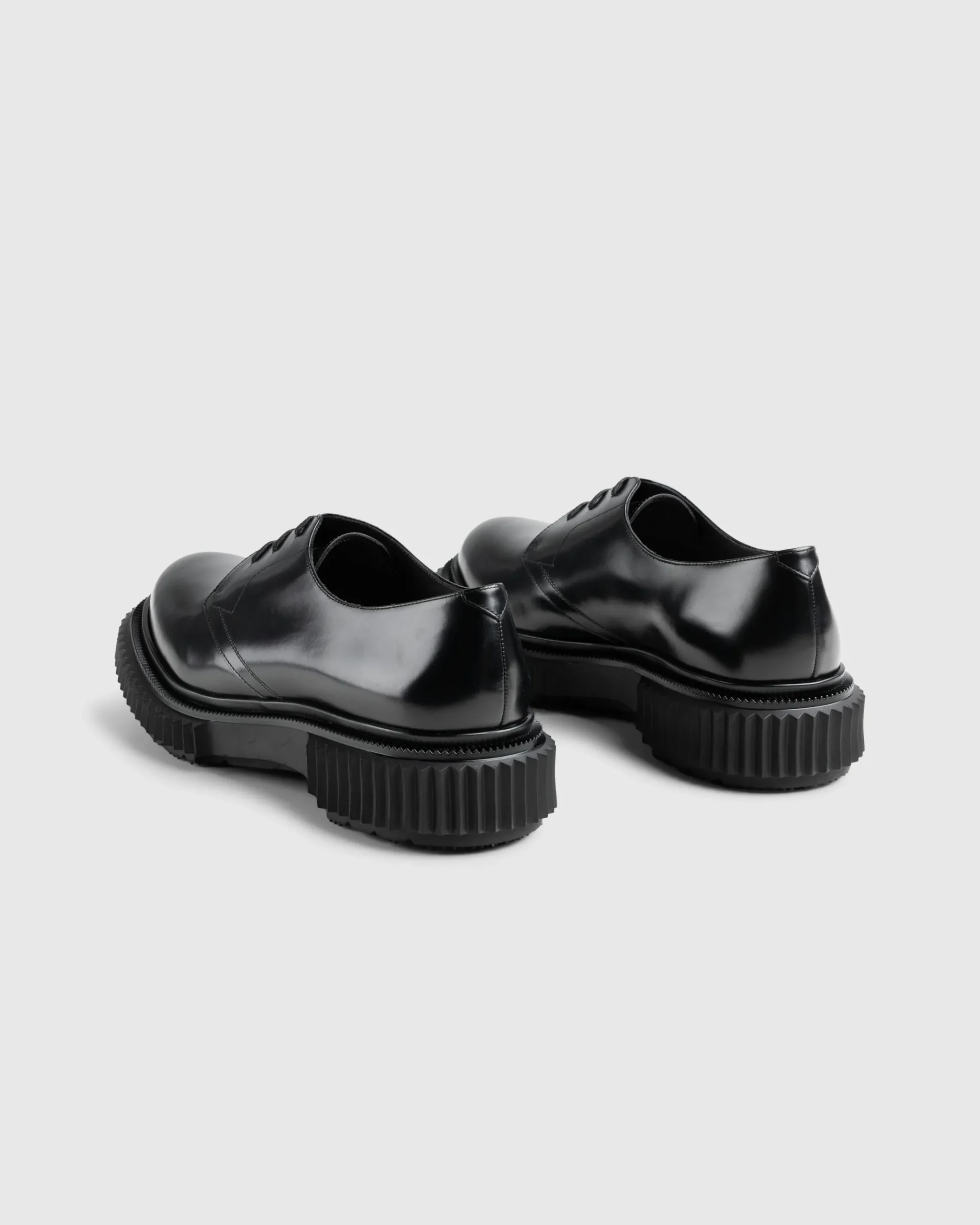 Hot Adieu Type 202 black